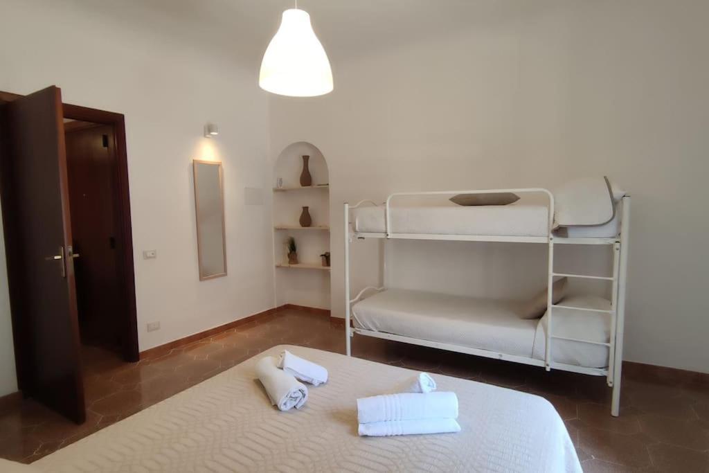 Casa Vacanze U Curtigghiu Cefalú Exterior foto